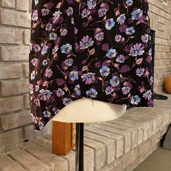 Garage Patterned Sleeveless Top - Picture 7 of 8